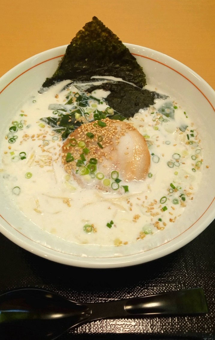 袖ケ浦ご当地グルメ「ホワイトガウラーメン」