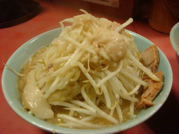 麺硬め　ラーメン700円　野菜　背脂　ニンニク　増し増し　