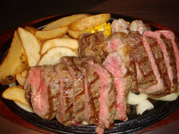 １ポンド肉厚（４５０グラム）ステーキ　３４８０円食べ放題ビュッフェ付