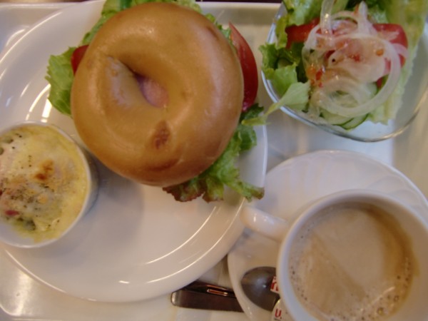 ベーグルセット　生野菜もたっぷり！