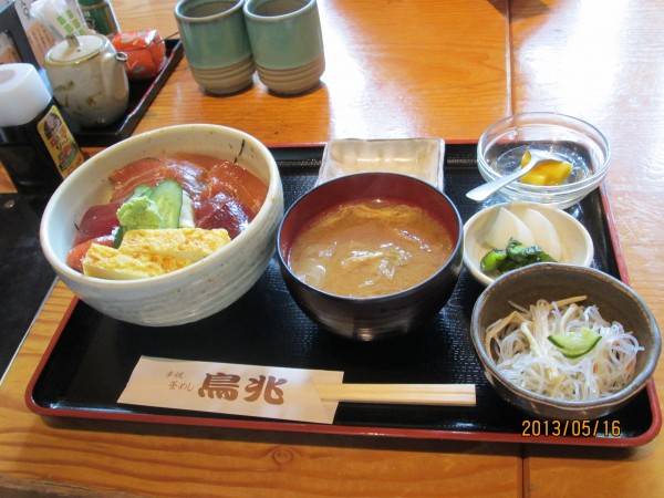 マグロの漬け丼　刺身とは一味違う美味しさが楽しめます