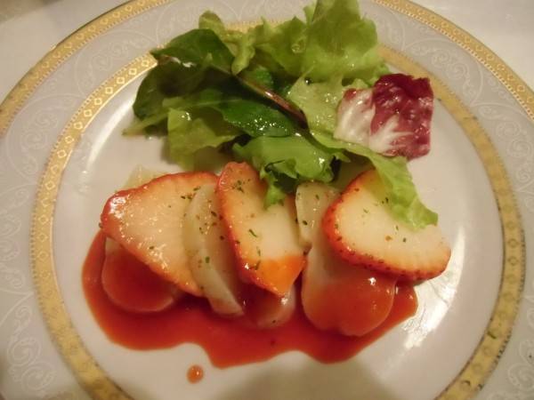帆立と苺のサラダ
