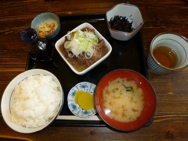 スタッフ一押しの煮込み定食