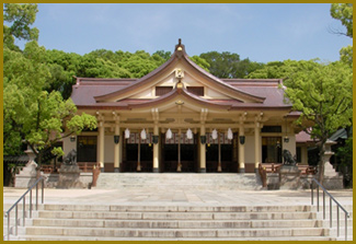 湊川神社　境内