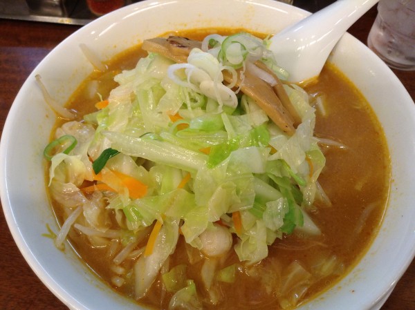 野菜たっぷりみそラーメン