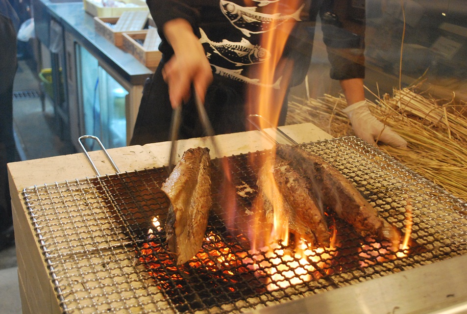 藁焼き♡目の前で香が香ばしい