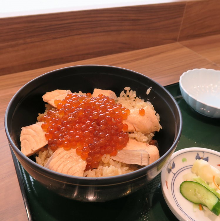 宮城県名物「はらこ飯」