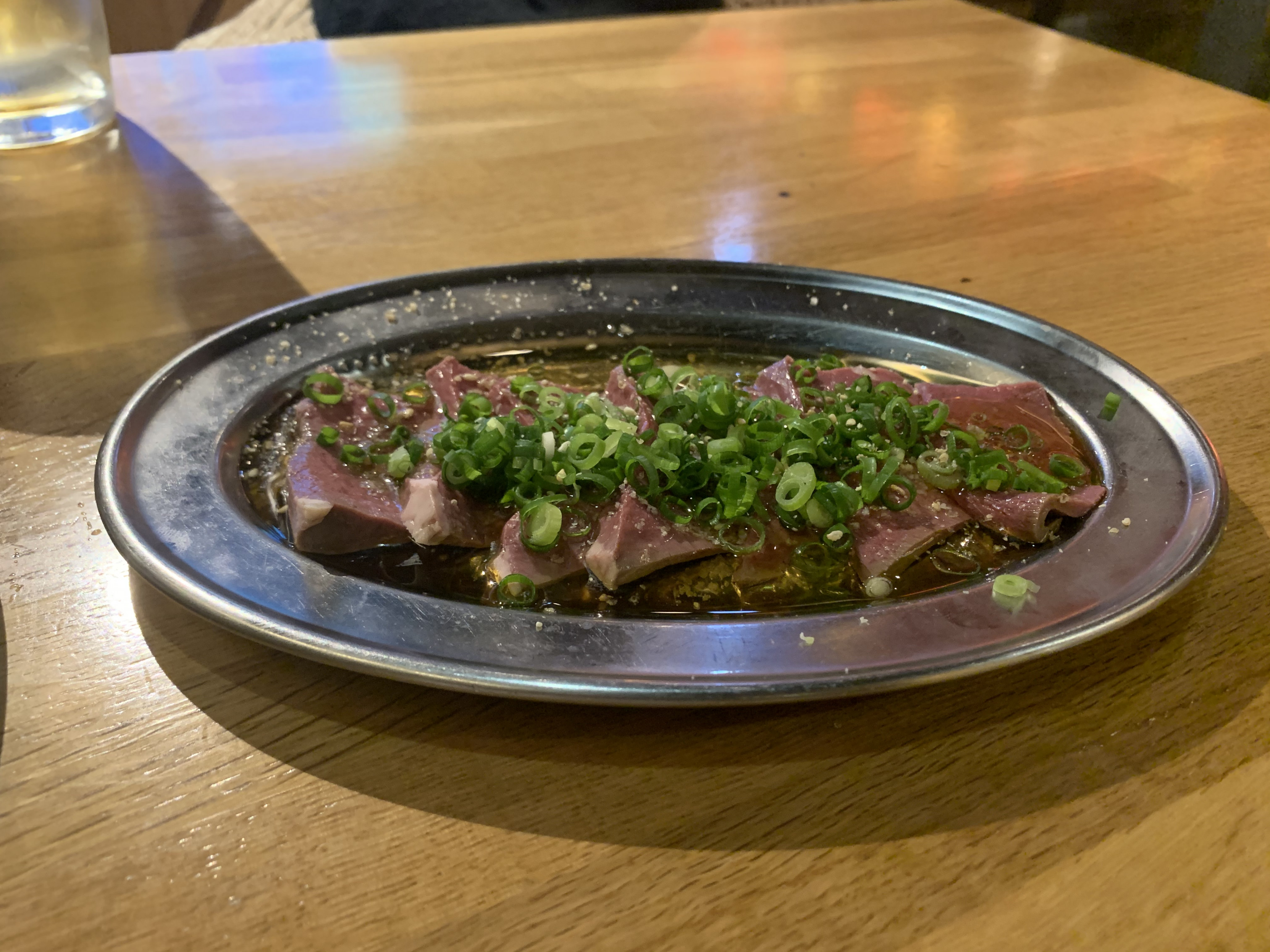 清水若牛ハツ刺し　胡麻油タレ