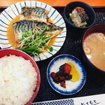 お昼の鯖に定食