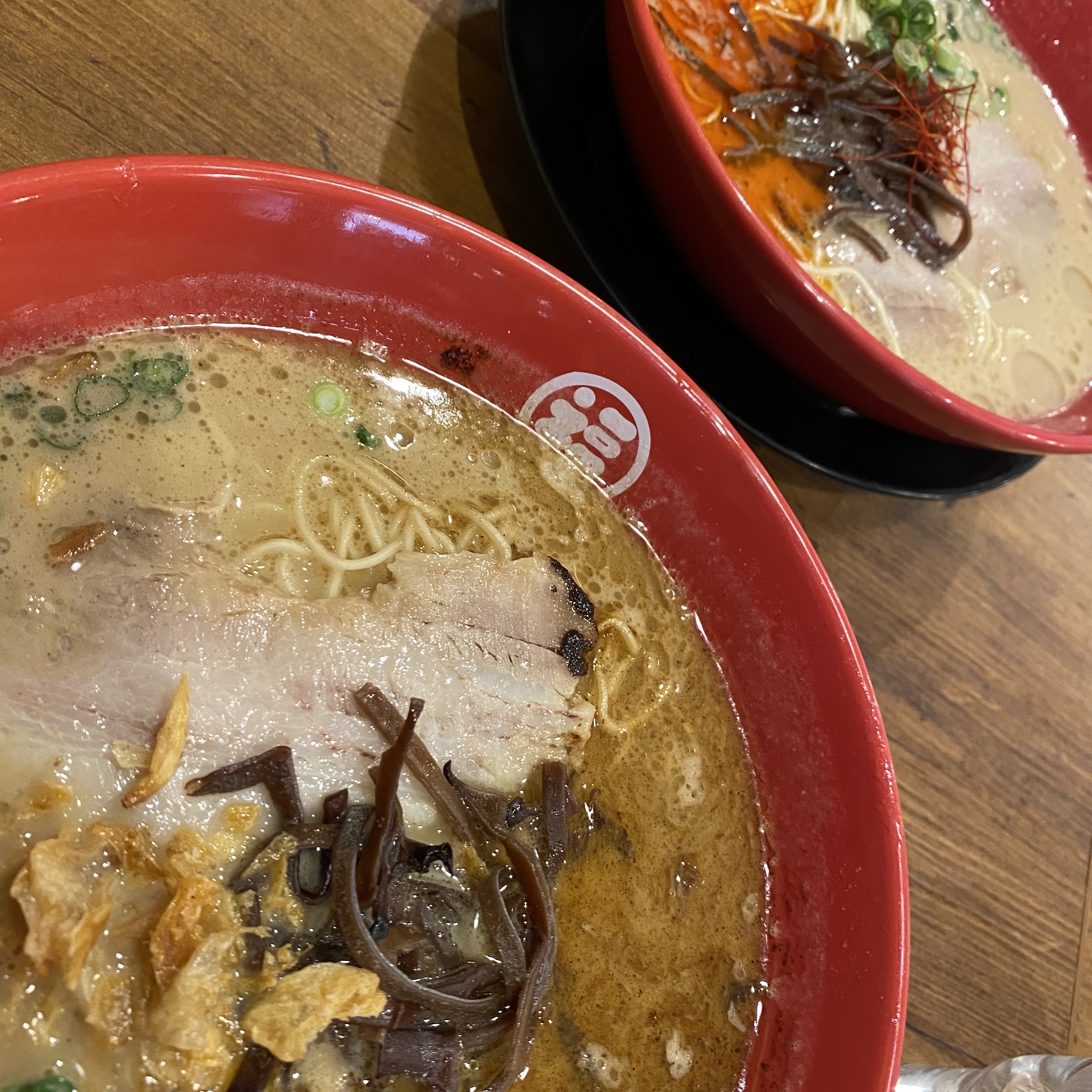 麻油拉麺と辛々拉麺