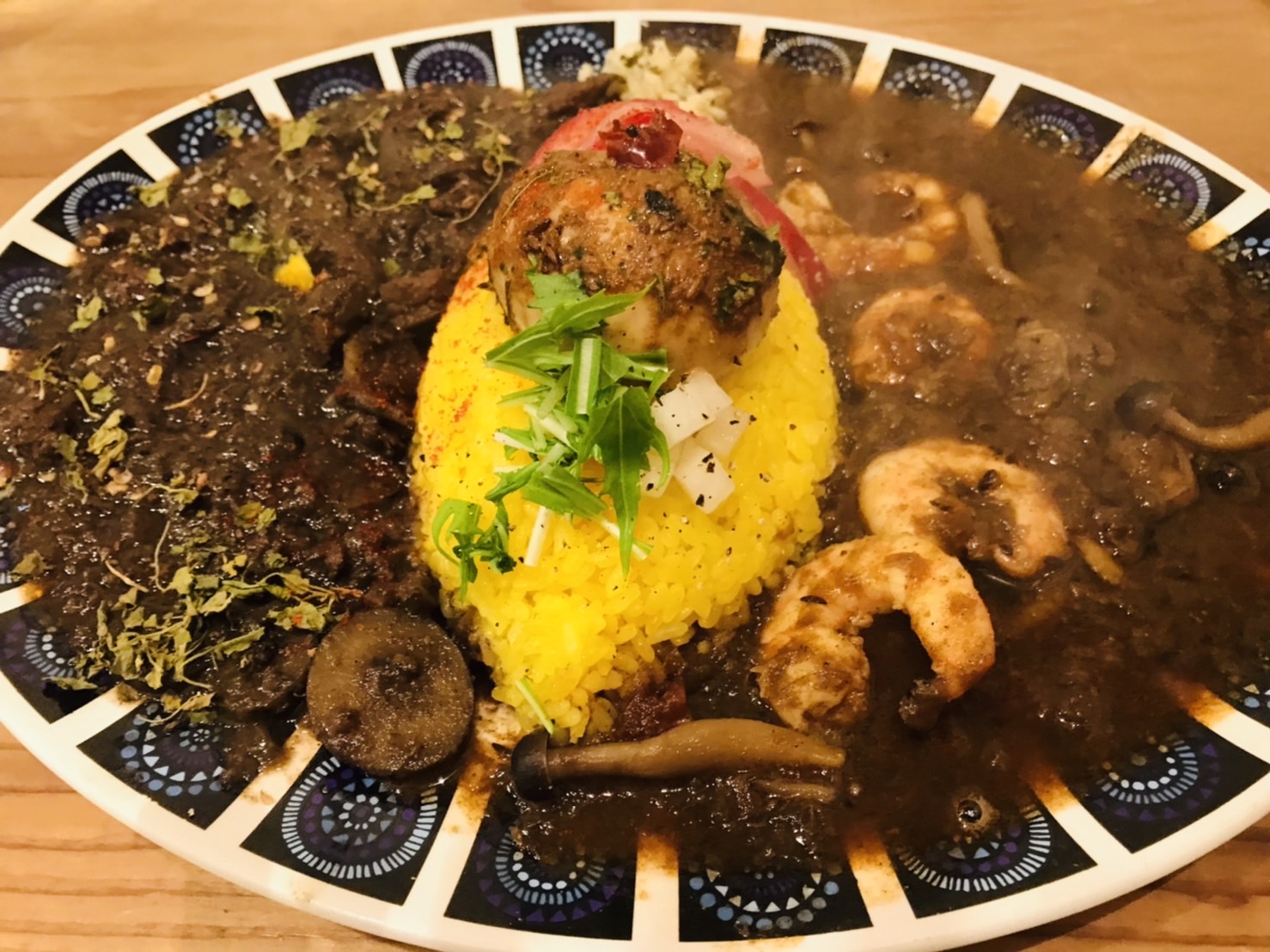 鯛だしキーマと本日のカレーあいがけ