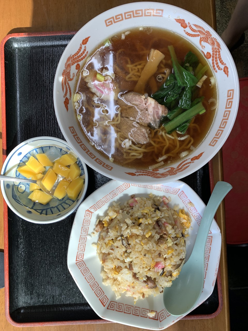 半チャーハン・ラーメン　890円