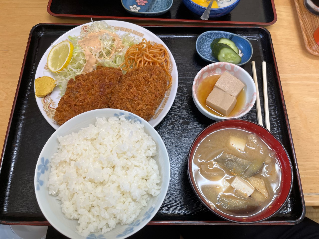 メンチカツ定食 800円