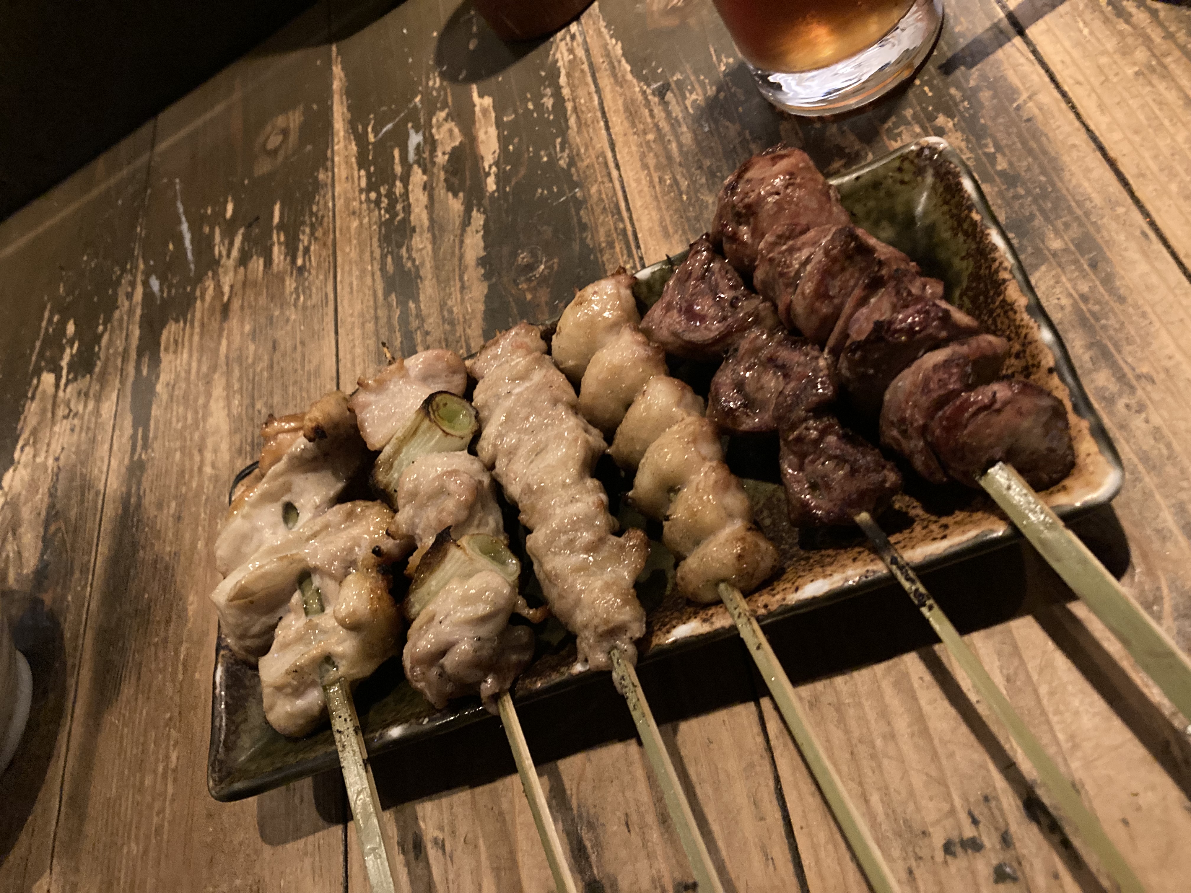 炭火でじっくり焼き上げた串焼き各種