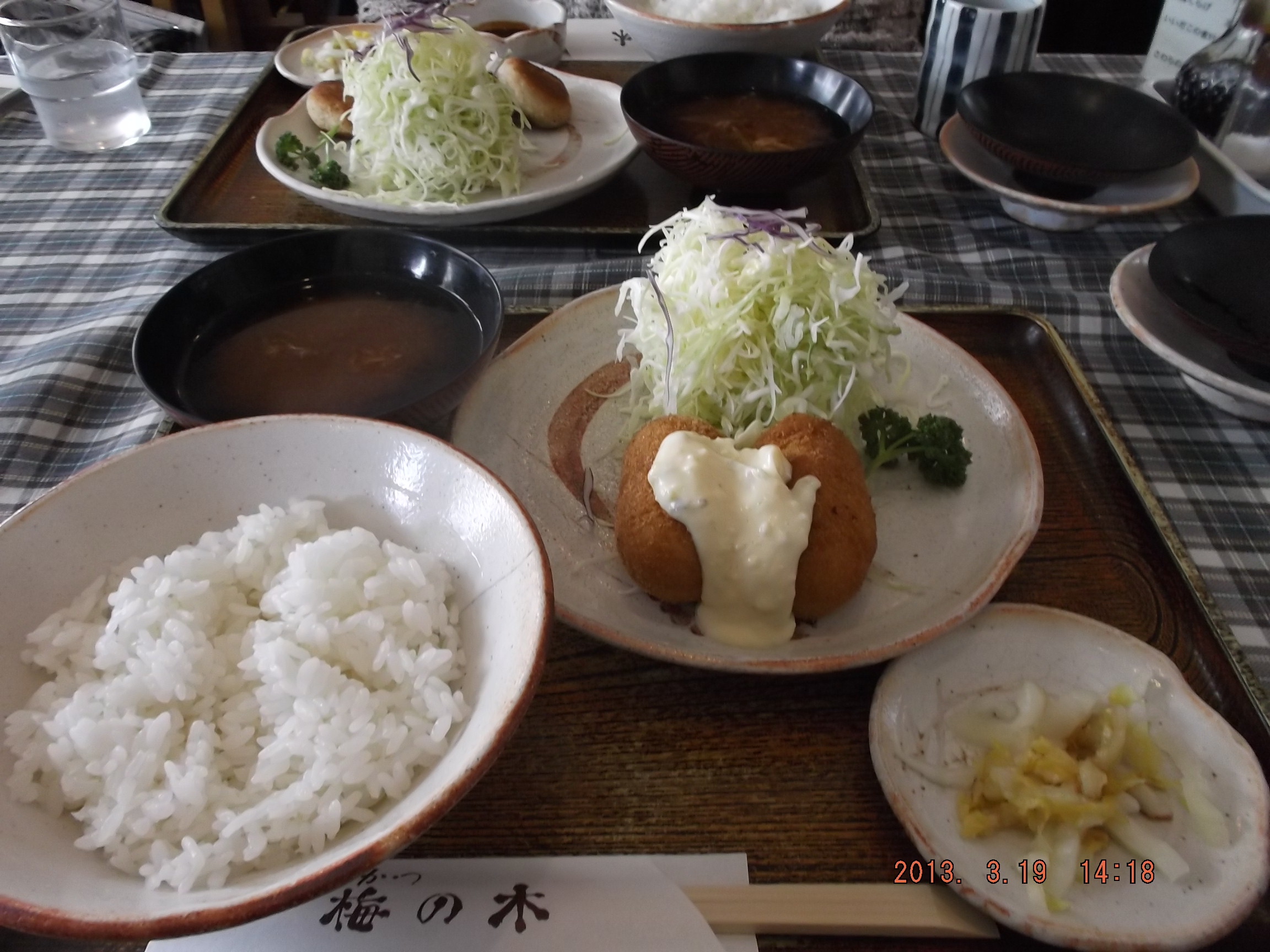 カニコロッケ定食