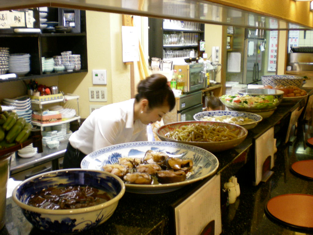 美人女将さんと店内